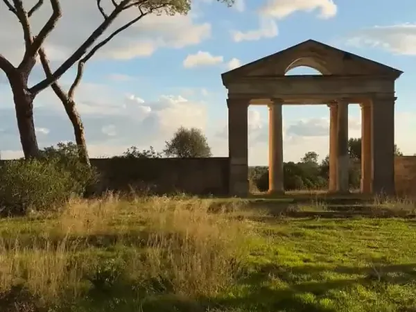 The arch of the Maviglia among the pines